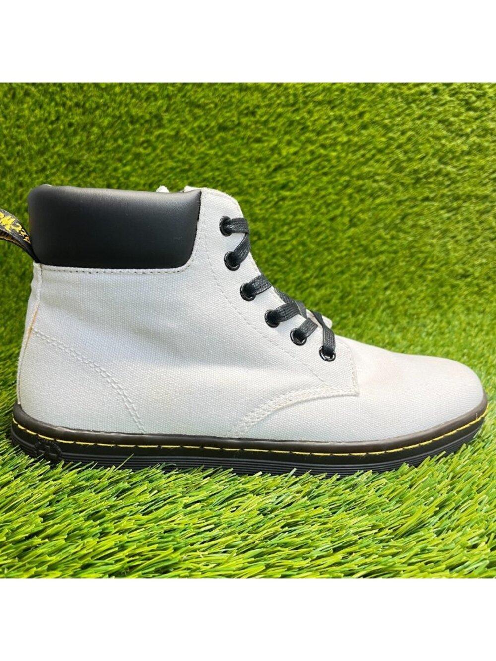 Dr. Martens Maelly Womens‎ Size 8 White Black Casual Outdoor Lace Up Boots